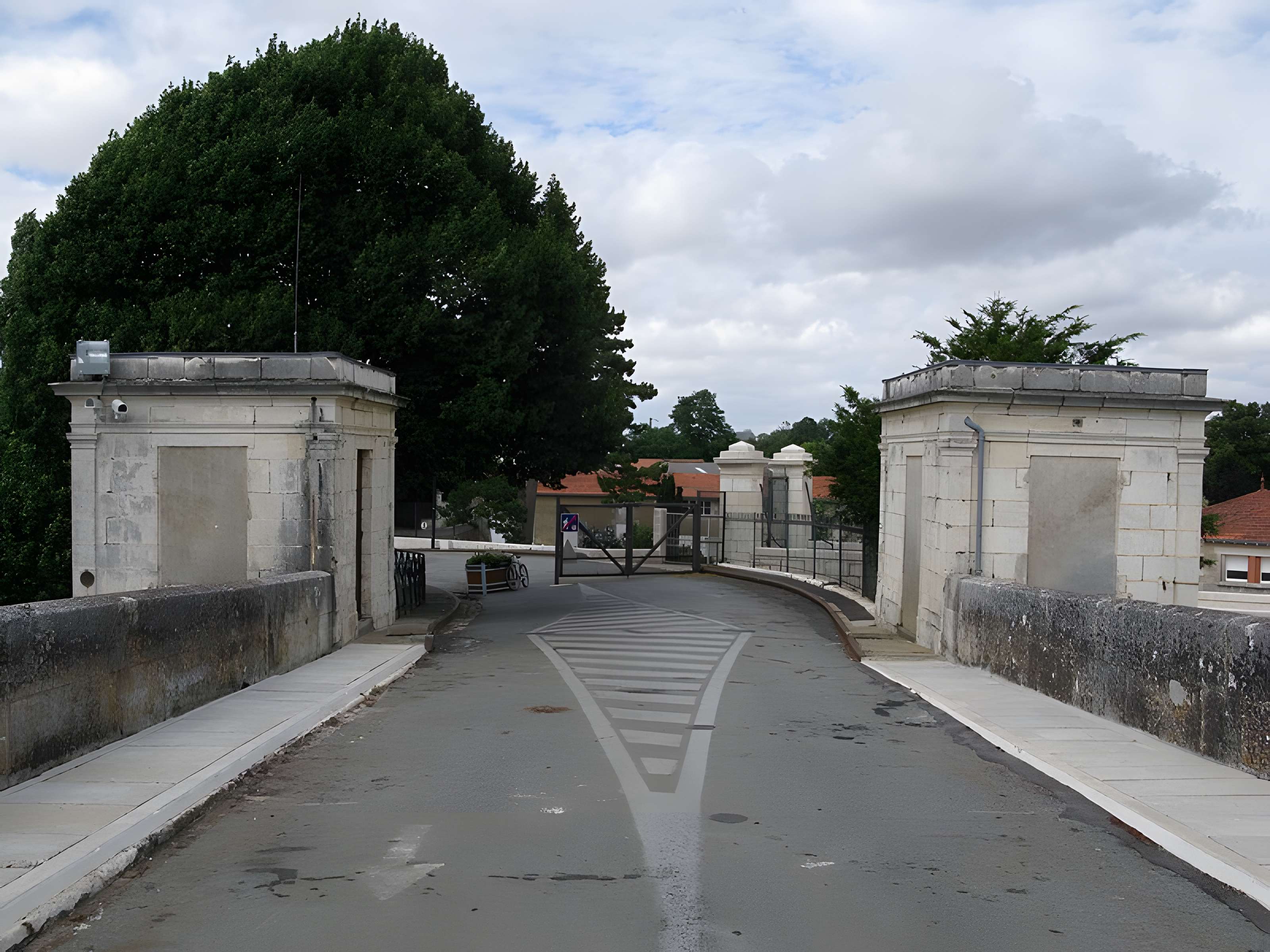 Pont suspendu de Tonnay-Charente