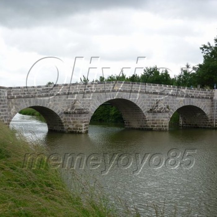 Photo de Deux ponts du Port-La-Claye sur la rivière Le Lay également sur communes de La Claye, Curzon, Saint-Cyr-en-Talmondais