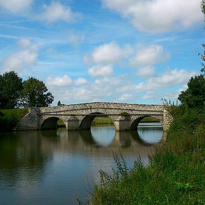 Photo de Deux ponts du Port-La-Claye sur la rivière Le Lay également sur communes de La Claye, Curzon, Saint-Cyr-en-Talmondais