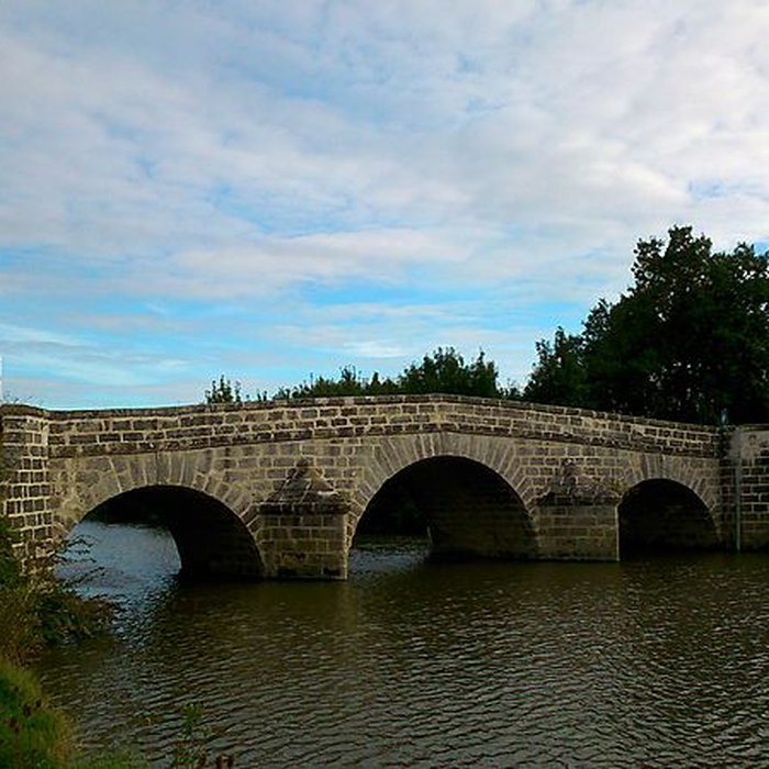 Photo de Deux ponts du Port-La-Claye sur la rivière Le Lay également sur communes de La Claye, Curzon, Saint-Cyr-en-Talmondais