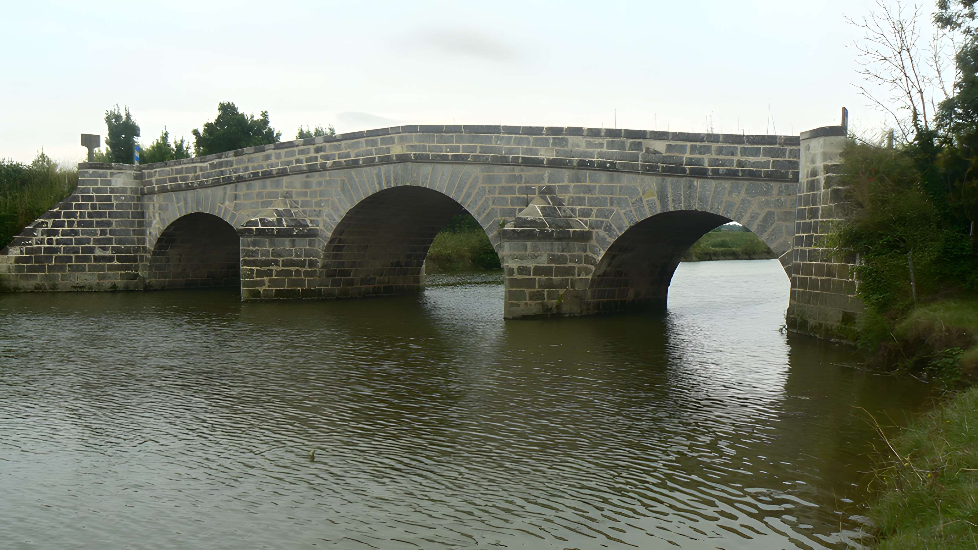Ponts du Port-la-Claye à Curzon