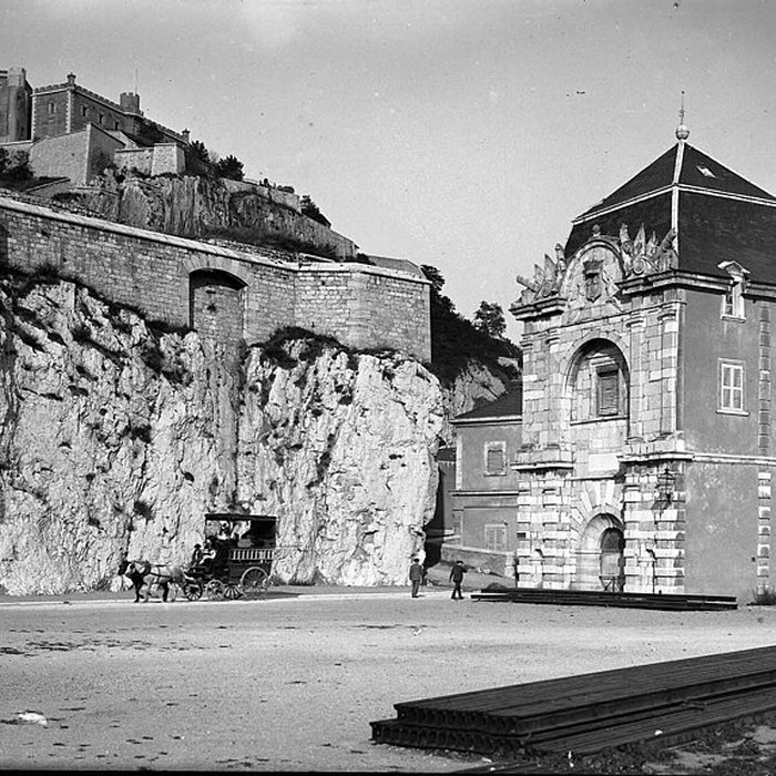 Photo de Pavillon de la Porte de France