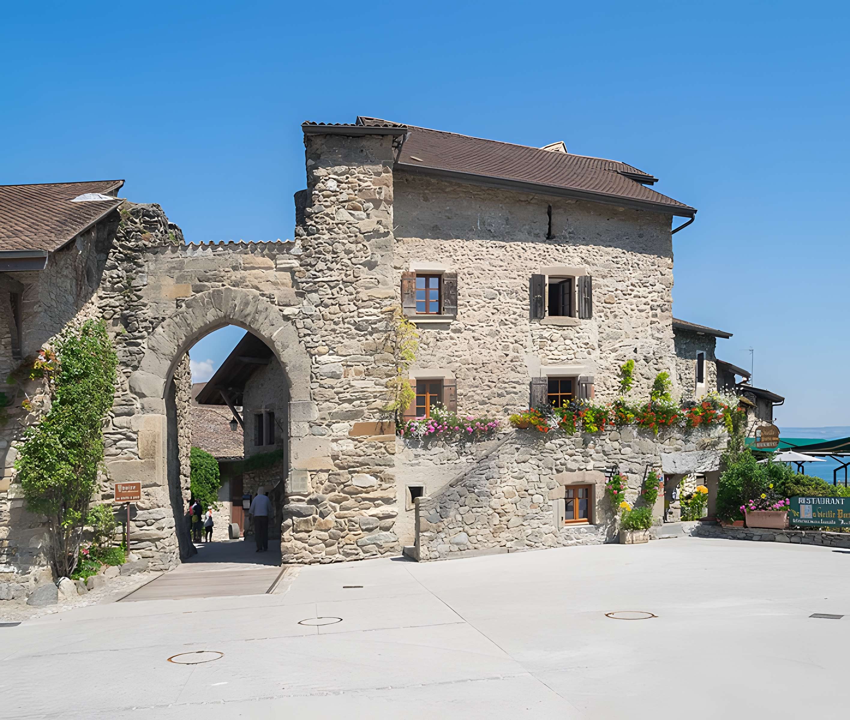 Porte de Thonon à Yvoire