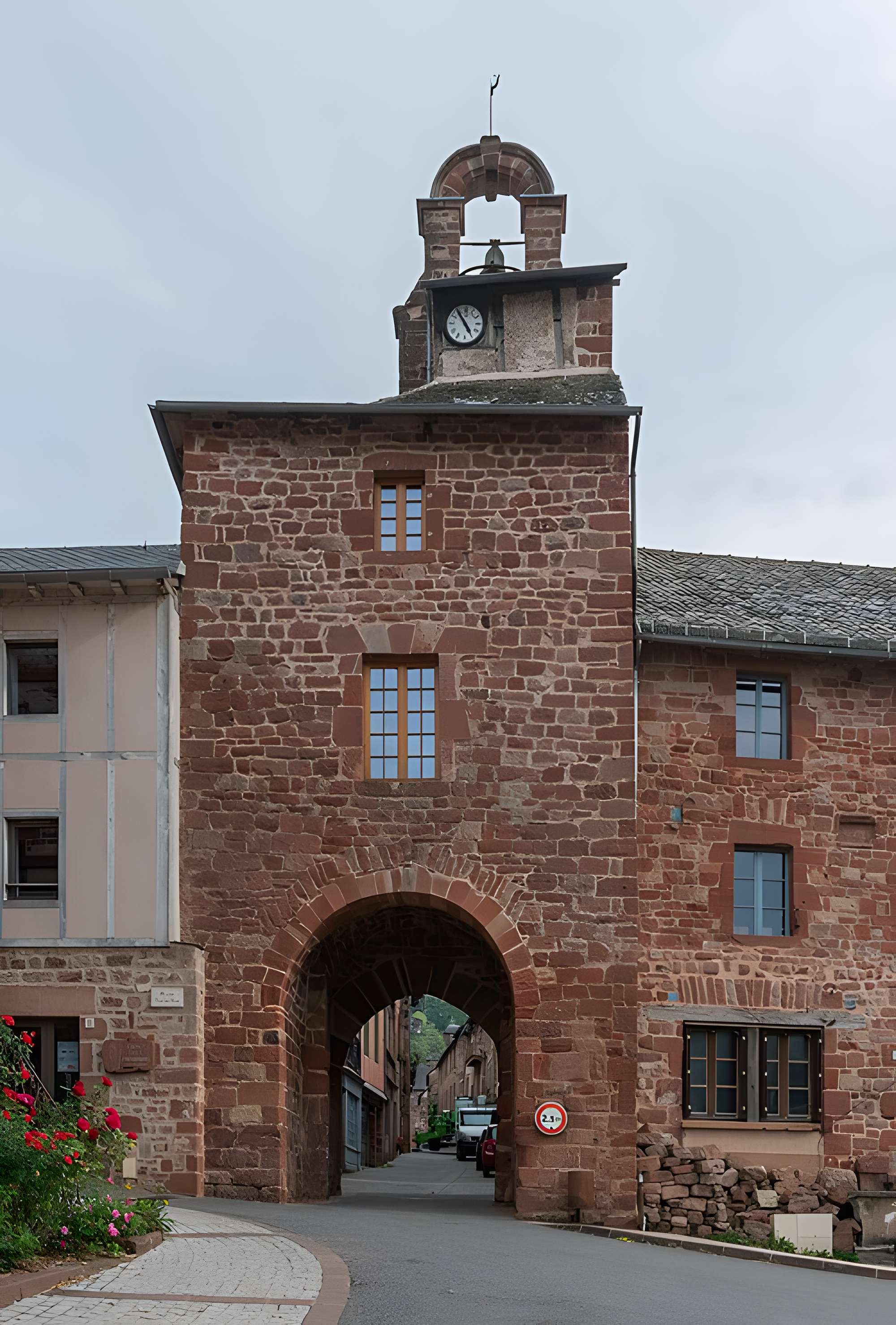 Porte de ville de Villecomtal