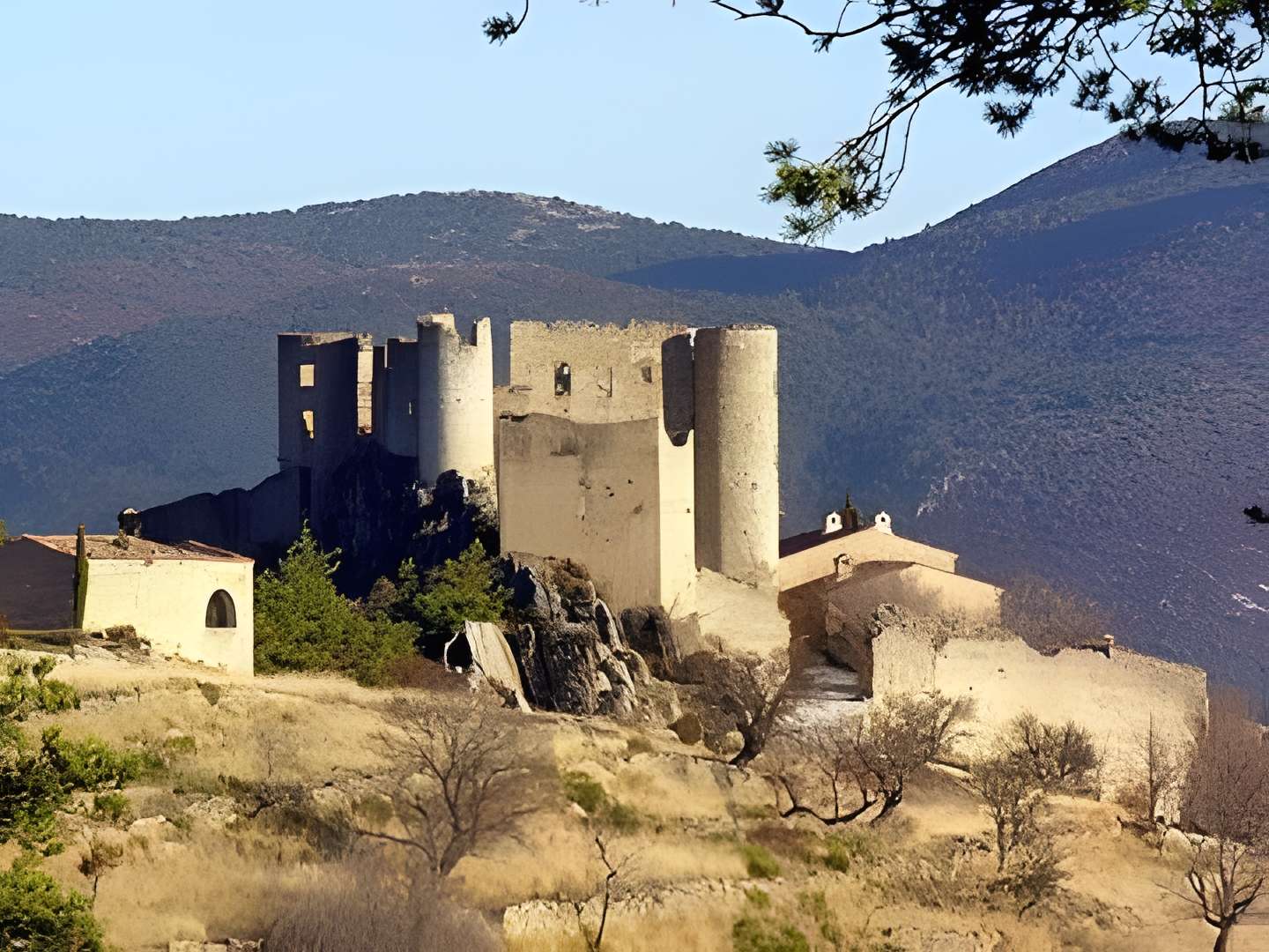 Ruines du château féodal de Bargème 