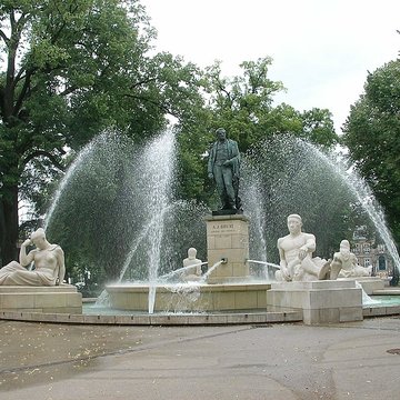 Statue de lamiral Bruat à Colmar