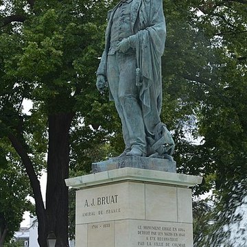 Statue de lamiral Bruat à Colmar