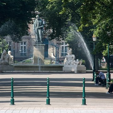 Statue de lamiral Bruat à Colmar