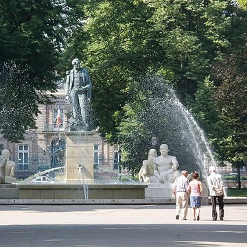 Statue de lamiral Bruat à Colmar