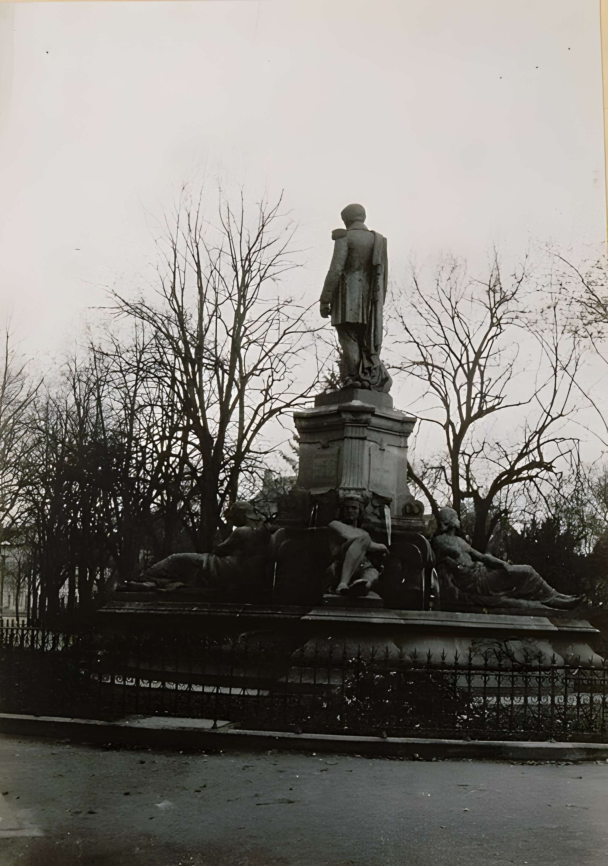 Statue de l'amiral Bruat à Colmar