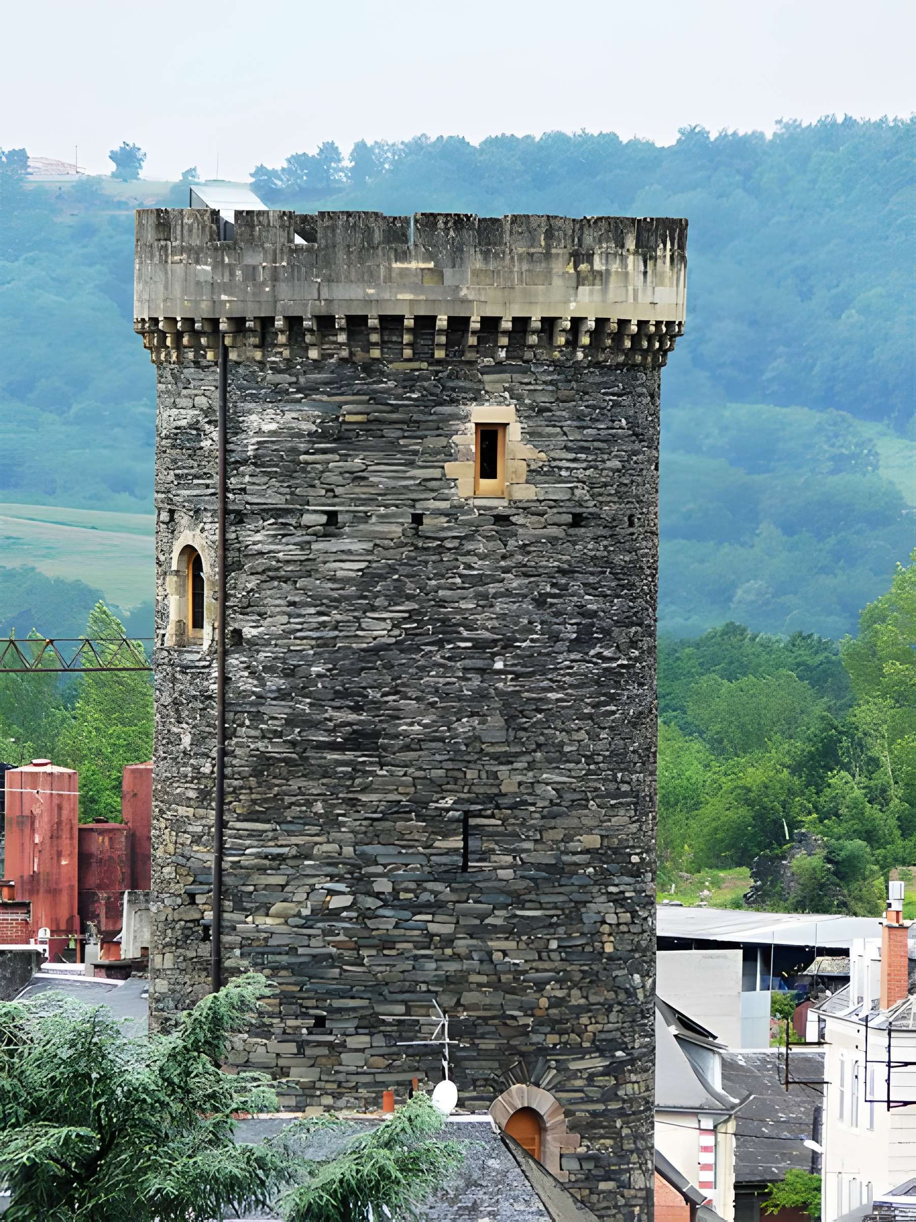 Tour de César de Allassac