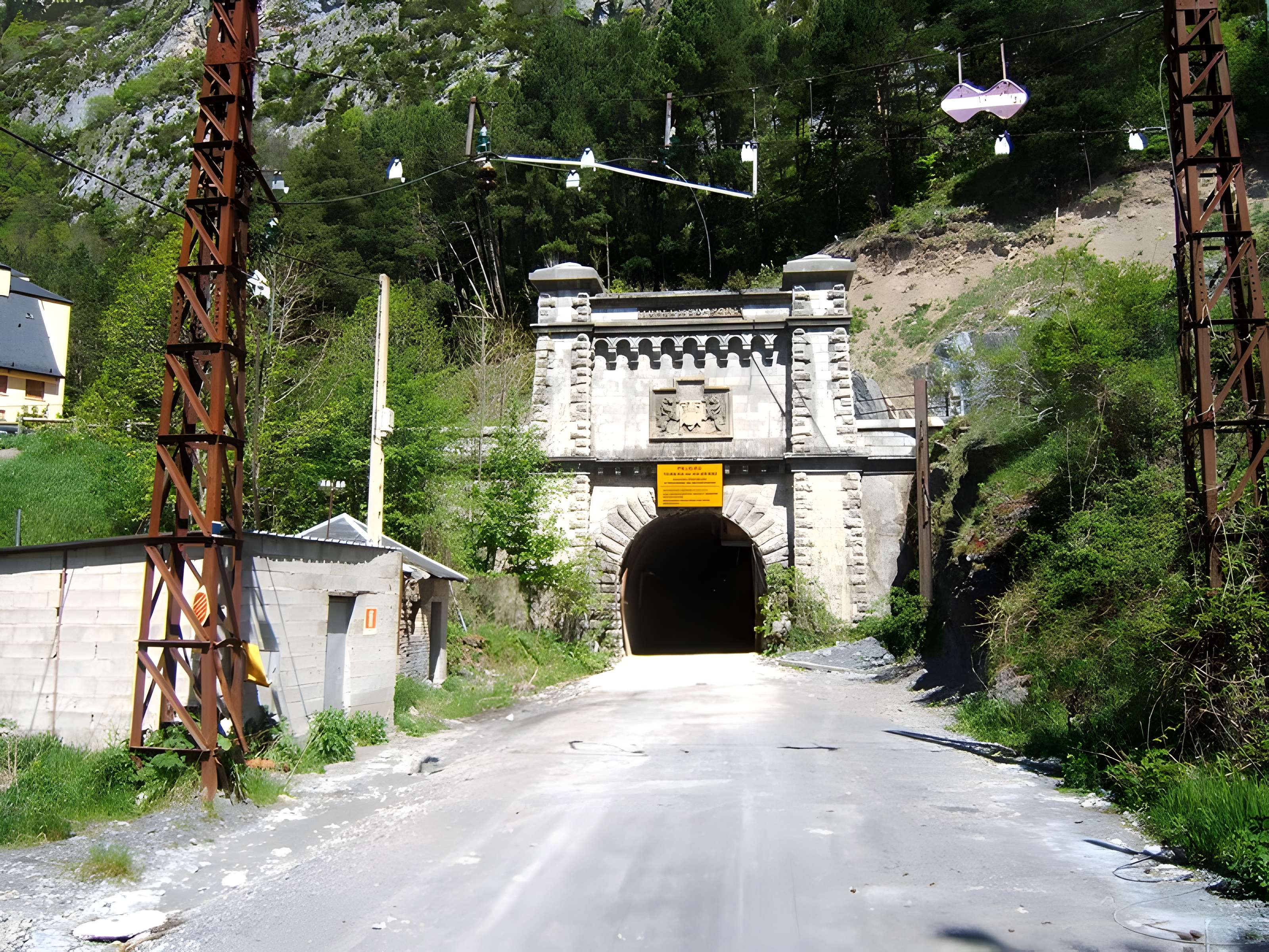 Tunnel ferroviaire du Somport à Urdos 