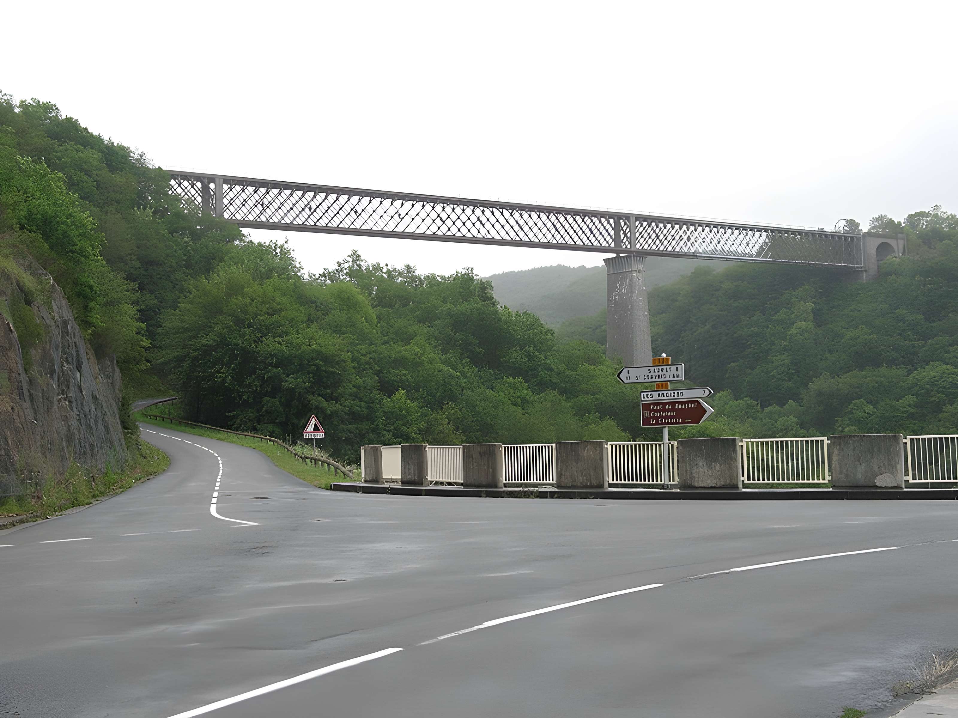 Viaduc des Fades à Sauret-Besserve
