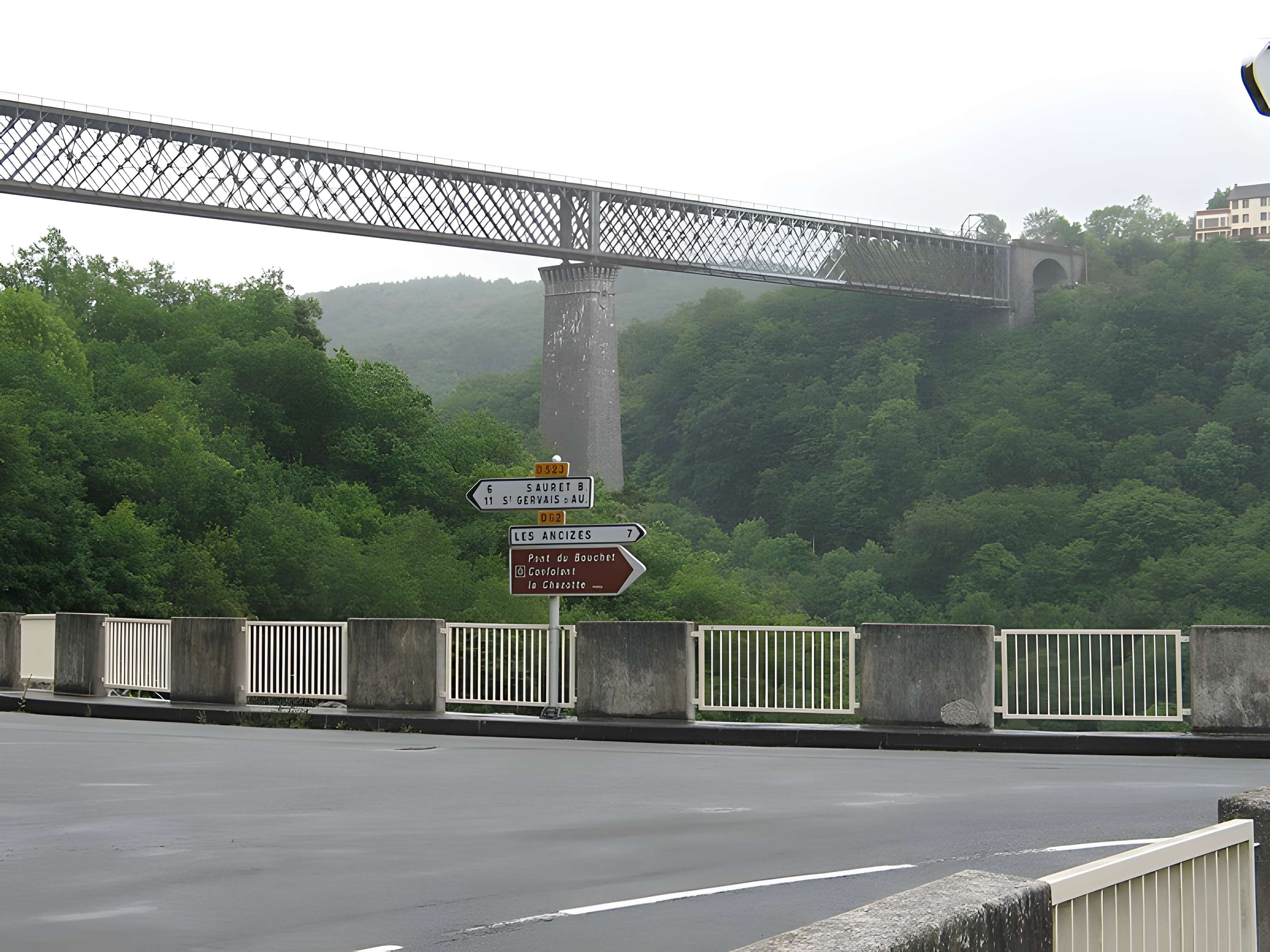 Viaduc des Fades à Sauret-Besserve