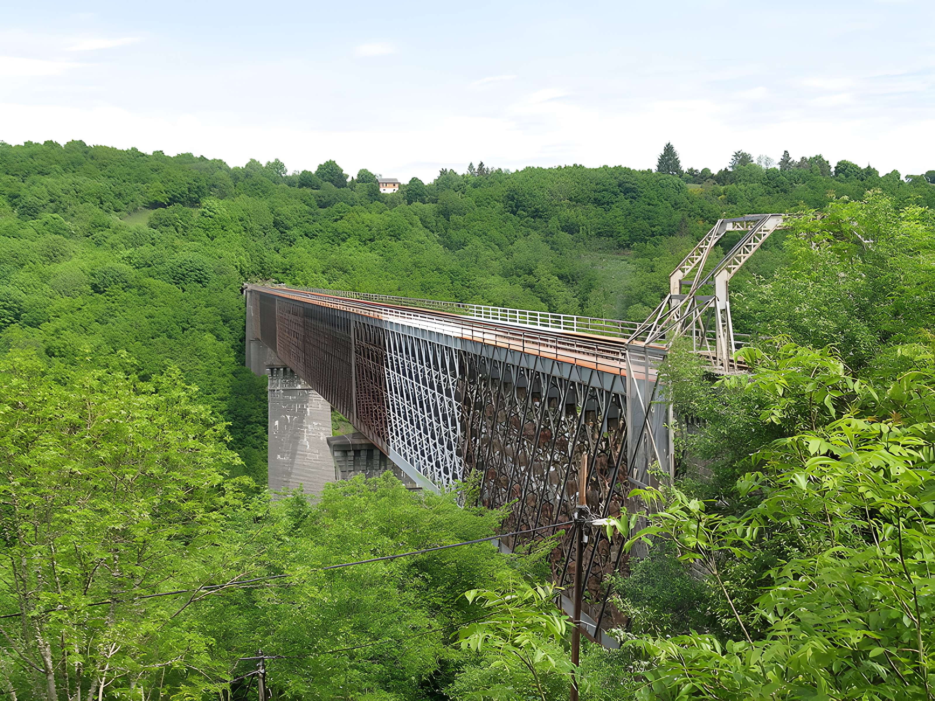 Viaduc des Fades à Sauret-Besserve