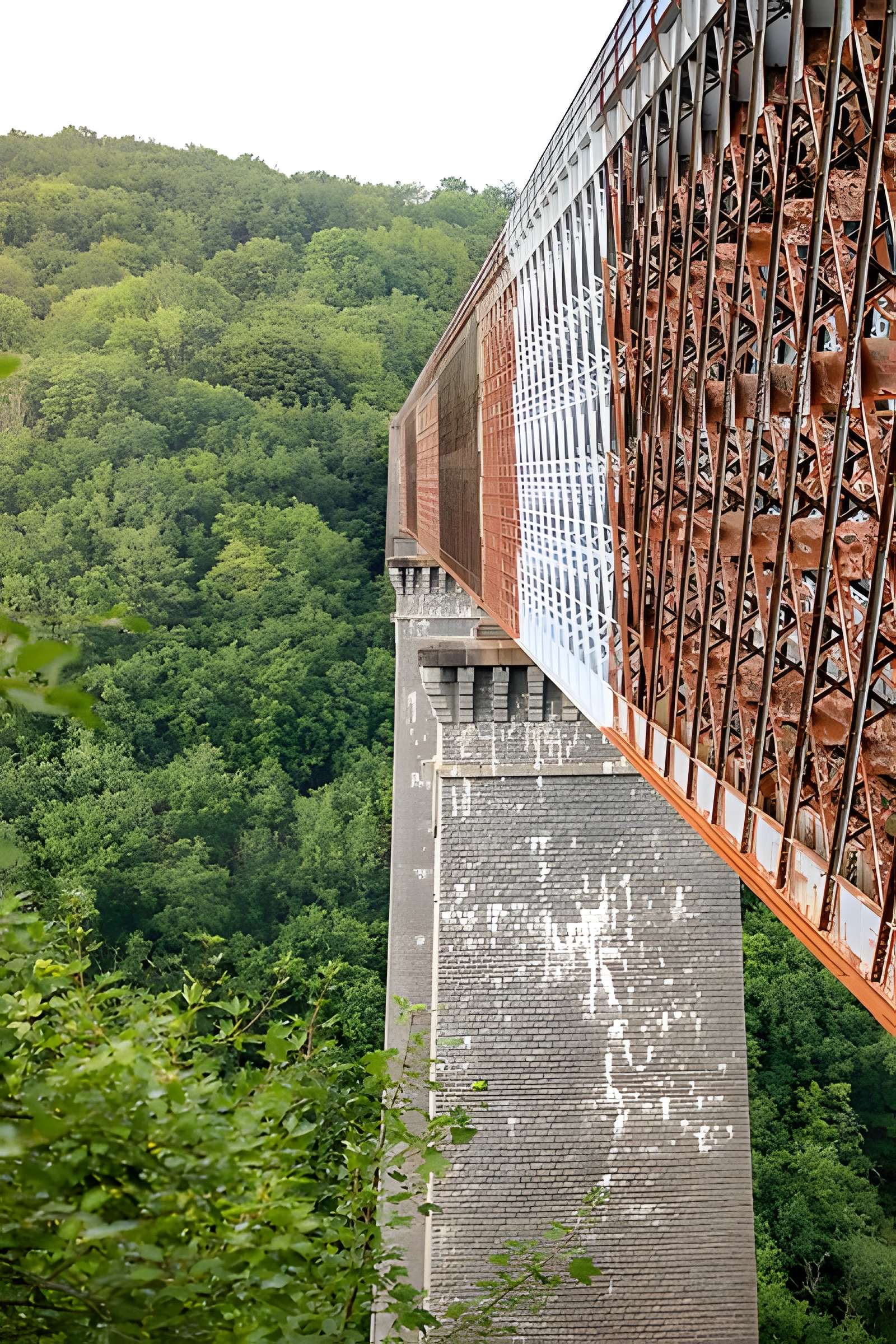 Viaduc des Fades à Sauret-Besserve