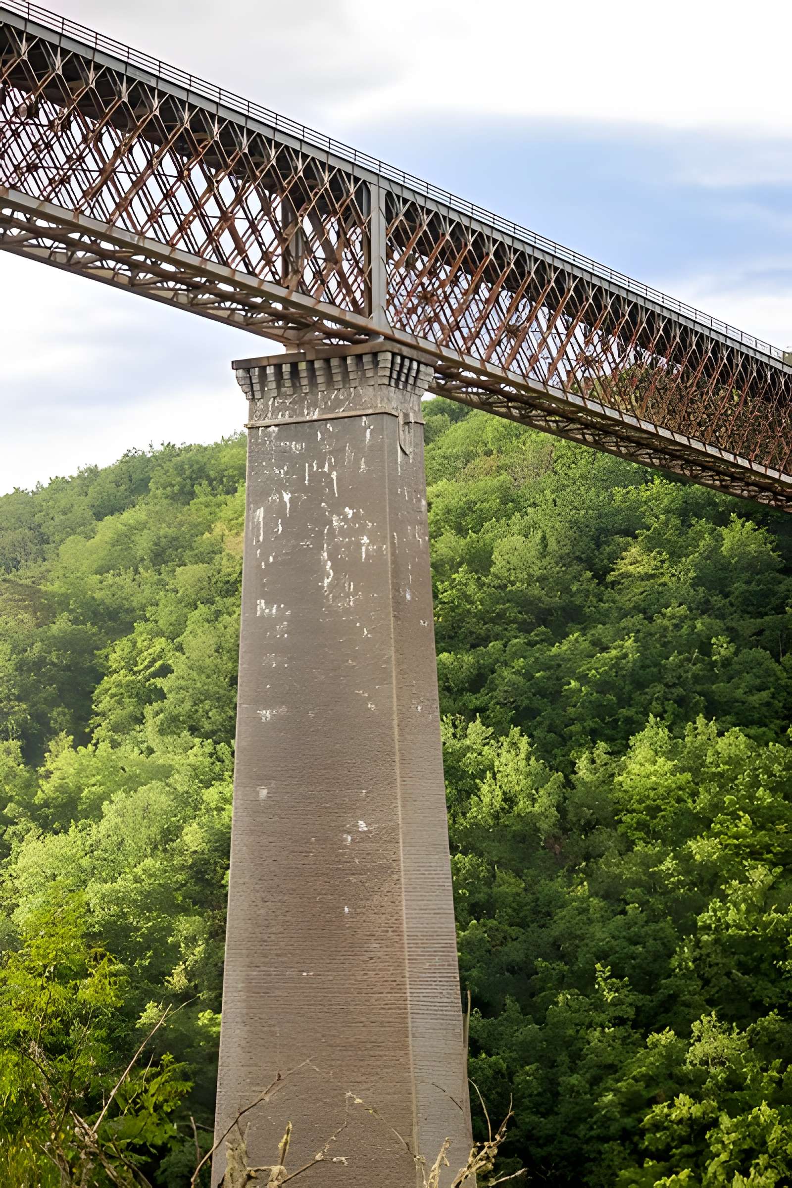 Viaduc des Fades à Sauret-Besserve