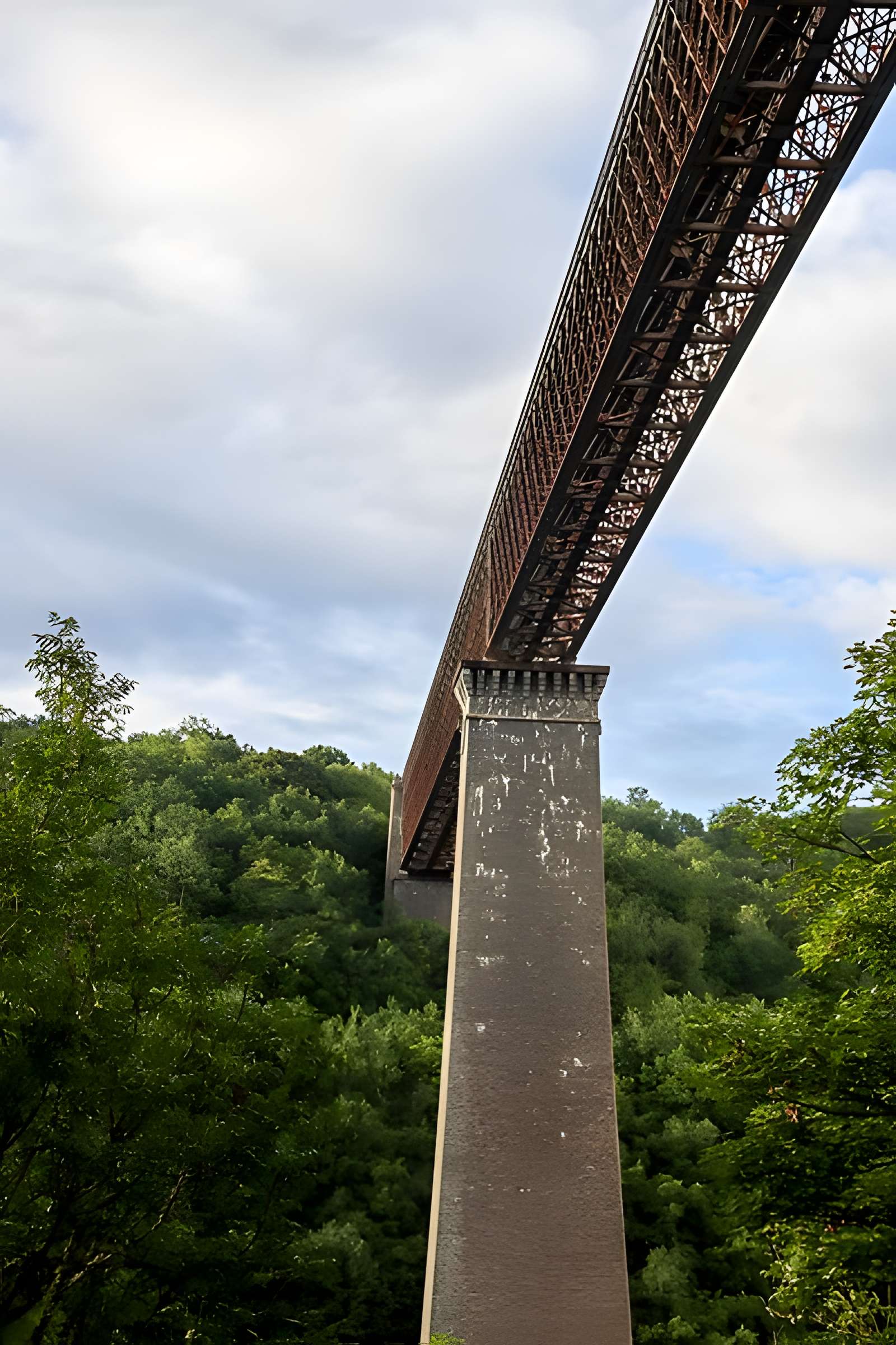Viaduc des Fades à Sauret-Besserve