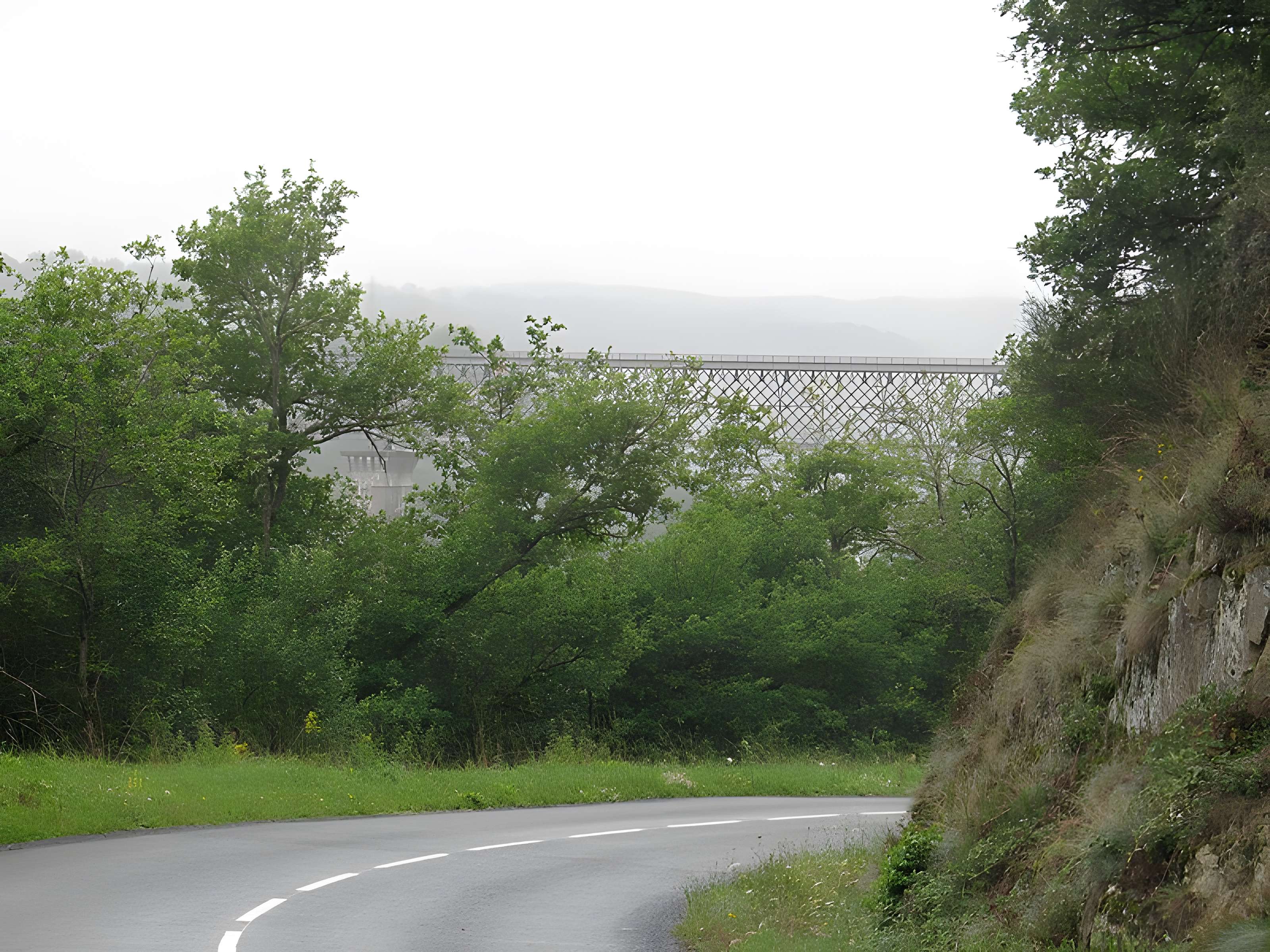 Viaduc des Fades à Sauret-Besserve