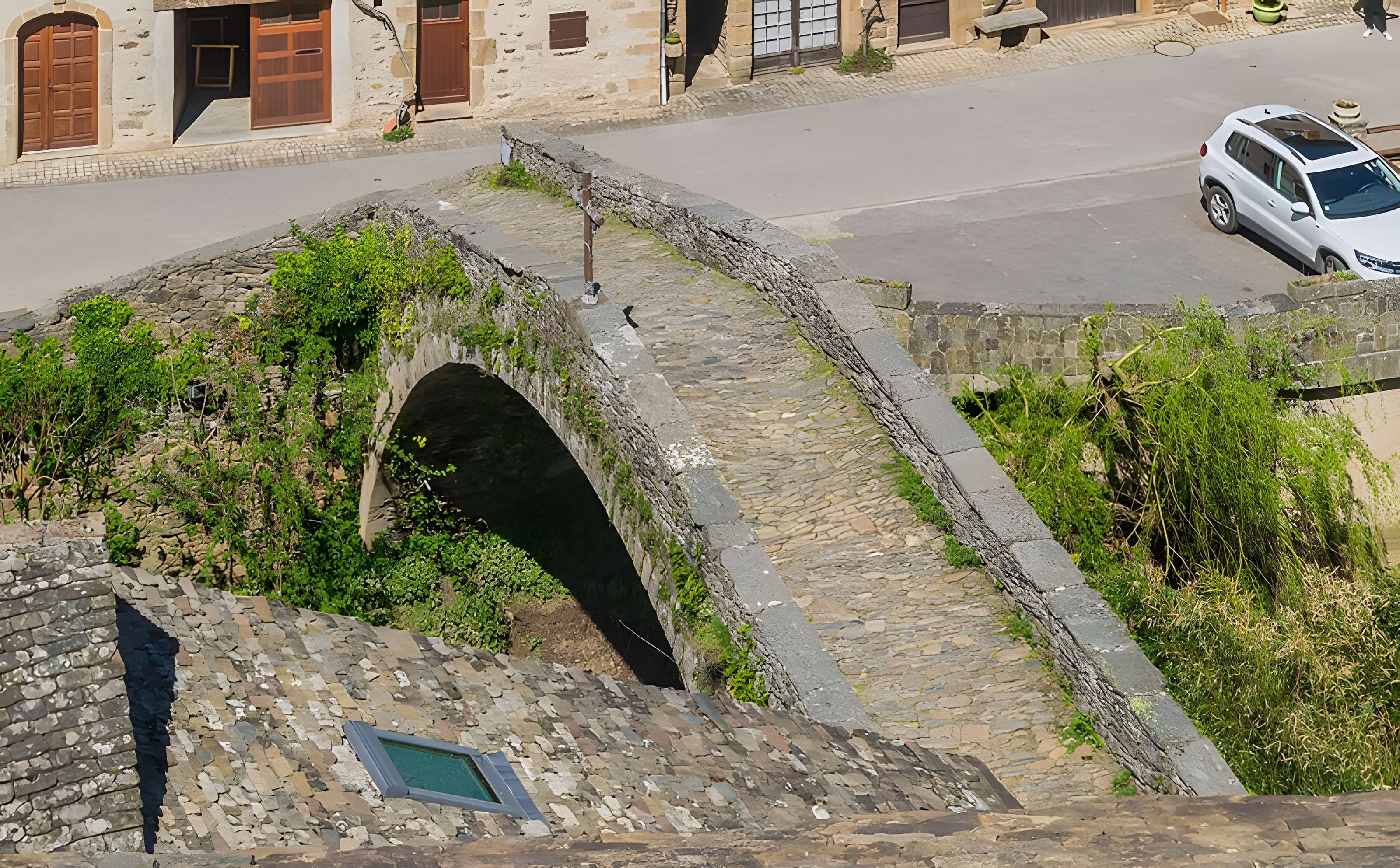 Vieux Pont de Brousse-le-Château
