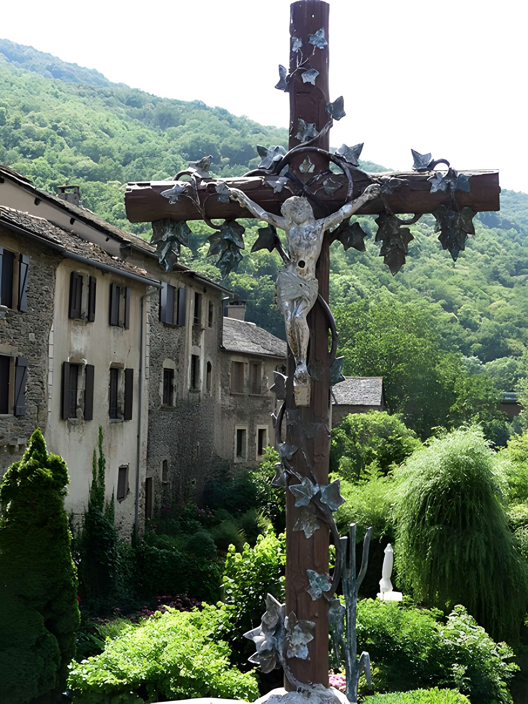 Vieux Pont de Brousse-le-Château