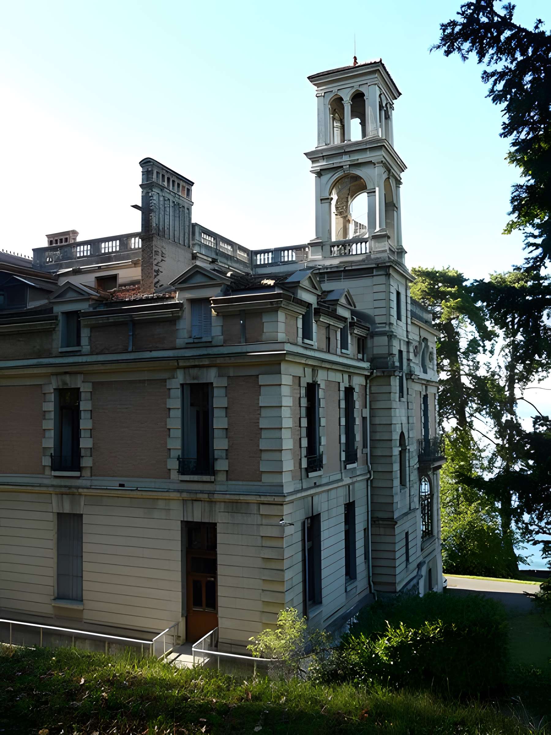 Villa La Sapinière à Évian-les-Bains 