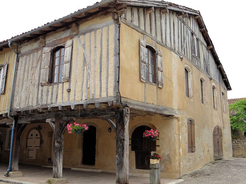 Photo de 10 Maisons de la bastide à Tillac