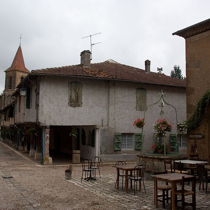 Photo de 10 Maisons de la bastide à Tillac
