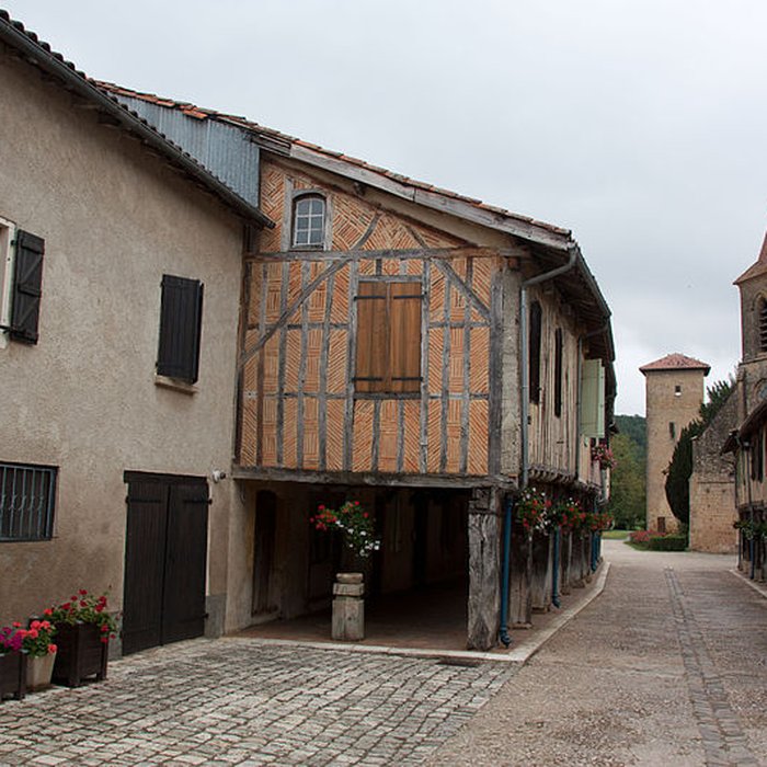 Photo de 10 Maisons de la bastide à Tillac
