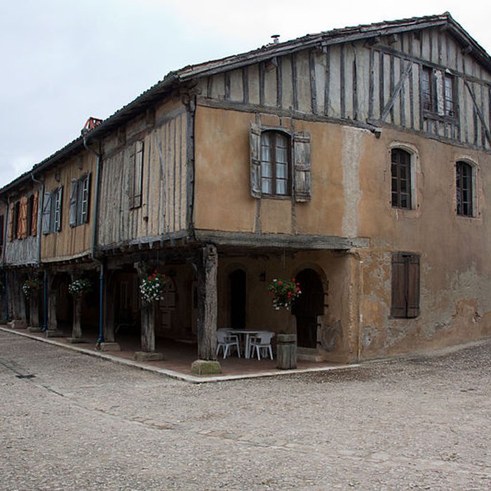 Photo de 10 Maisons de la bastide à Tillac