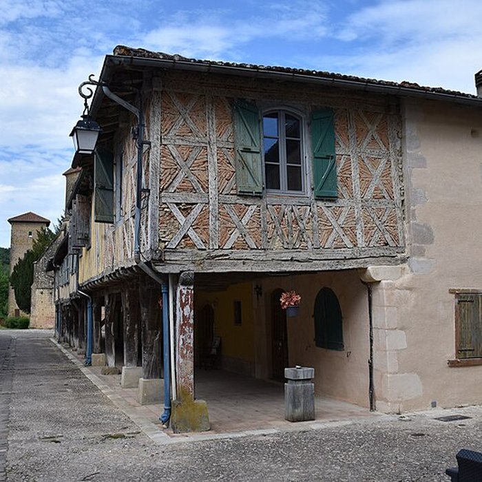 Photo de 10 Maisons de la bastide à Tillac