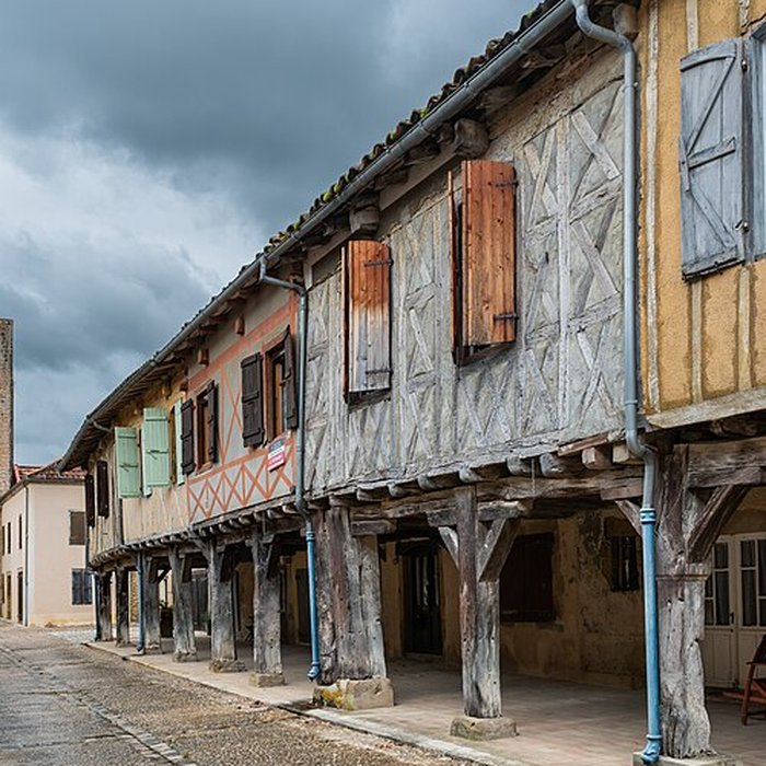 Photo de 10 Maisons de la bastide à Tillac