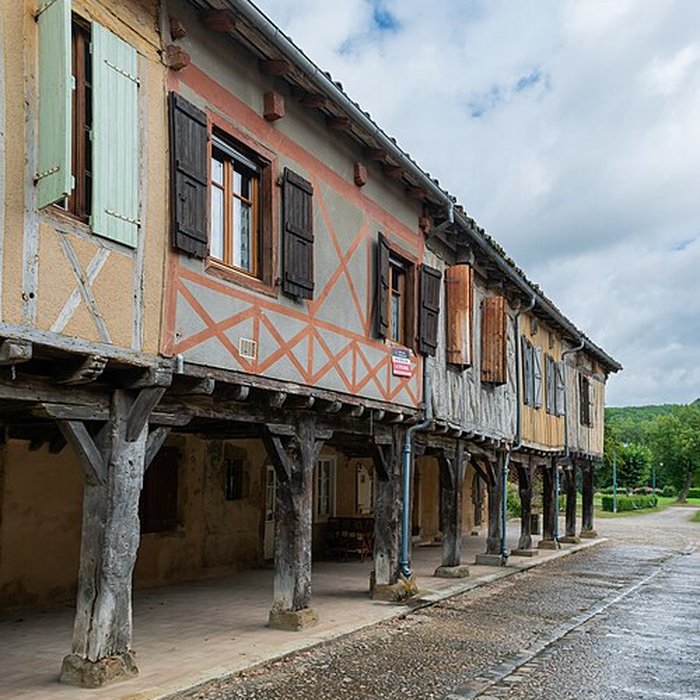 Photo de 10 Maisons de la bastide à Tillac