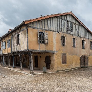 10 Maisons de la bastide à Tillac