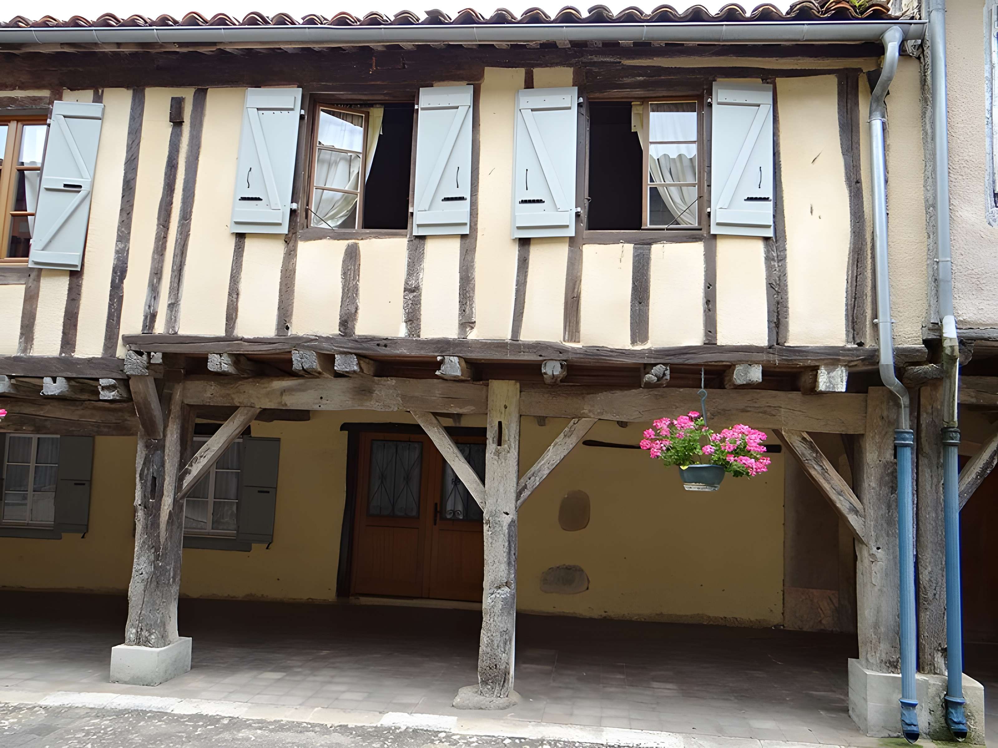 10 Maisons de la bastide à Tillac