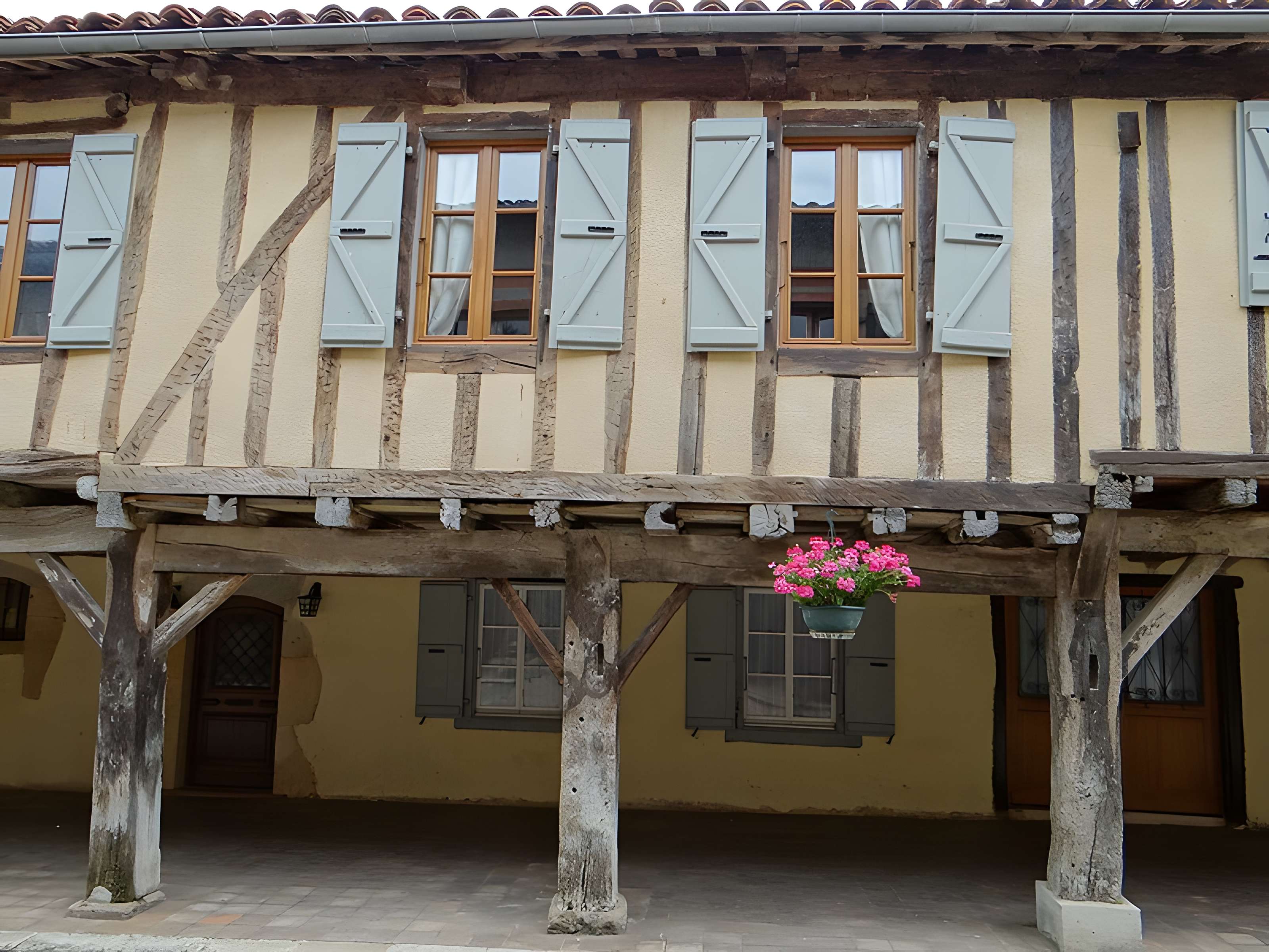 10 Maisons de la bastide à Tillac