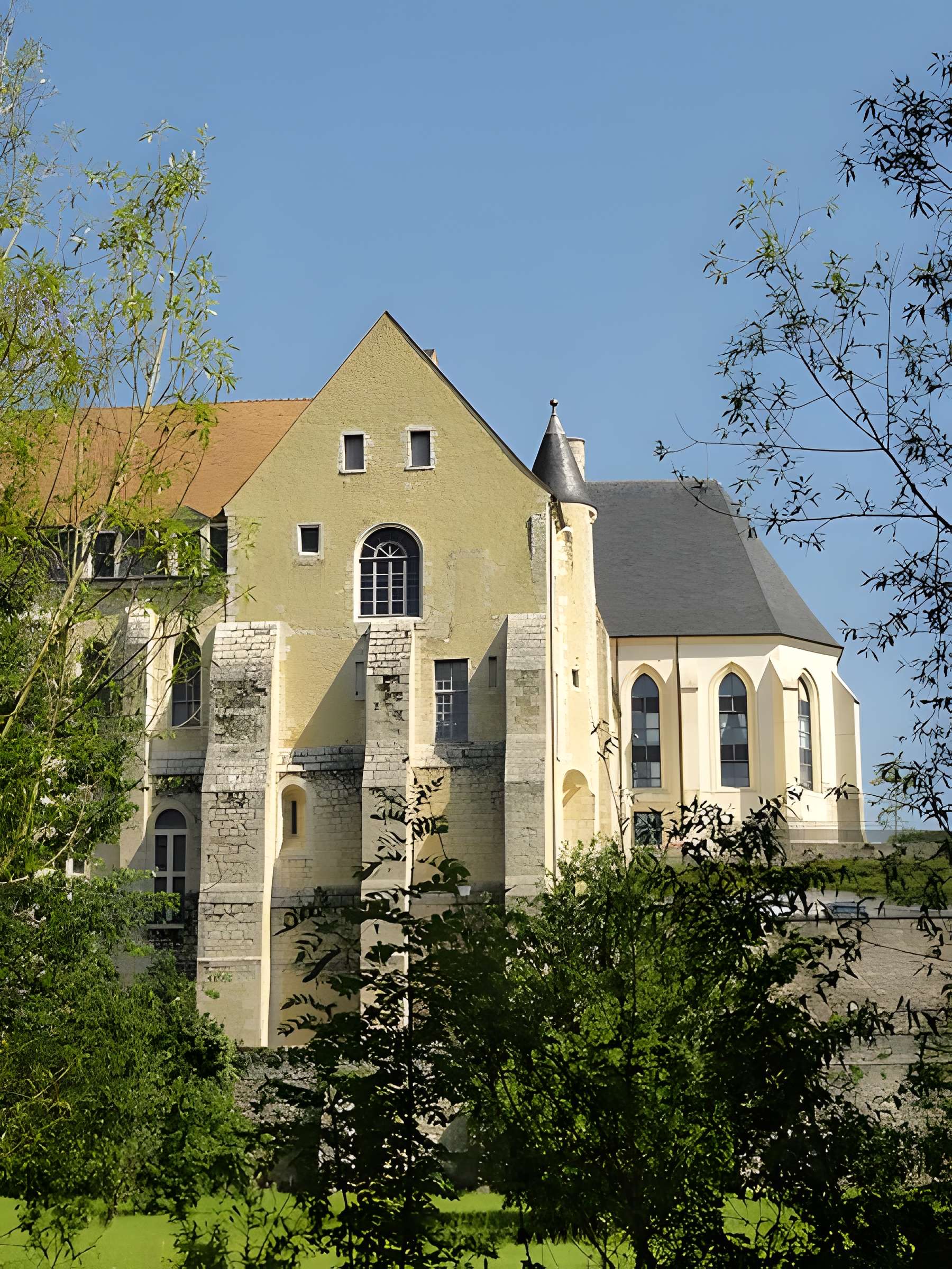 Abbaye Saint-Séverin de Château-Landon