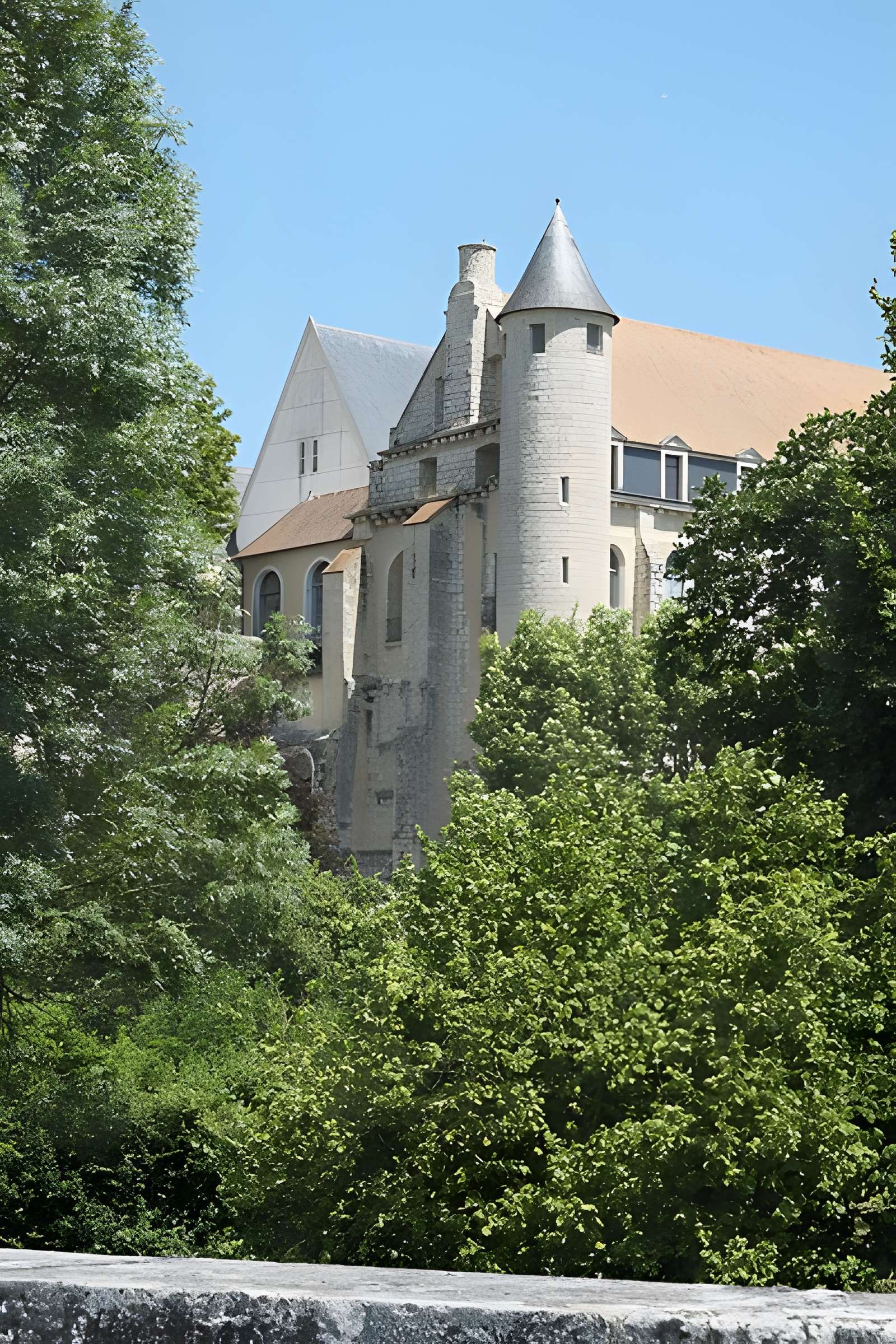 Abbaye Saint-Séverin de Château-Landon
