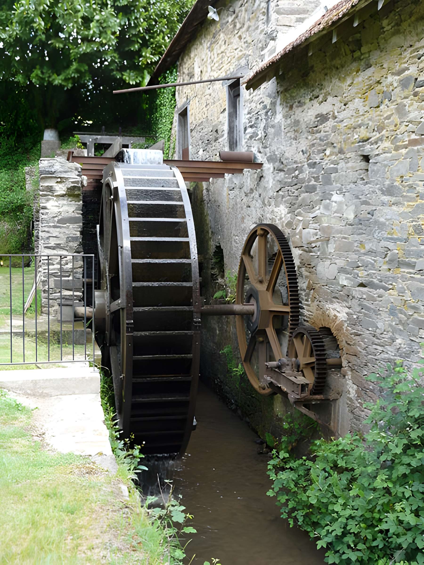 Ancienne Papeterie de Vaux à Payzac