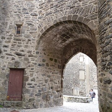 Beffroi appelé aussi Tour de lhorloge