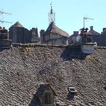 Beffroi appelé aussi Tour de lhorloge