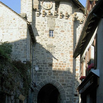 Beffroi appelé aussi Tour de lhorloge
