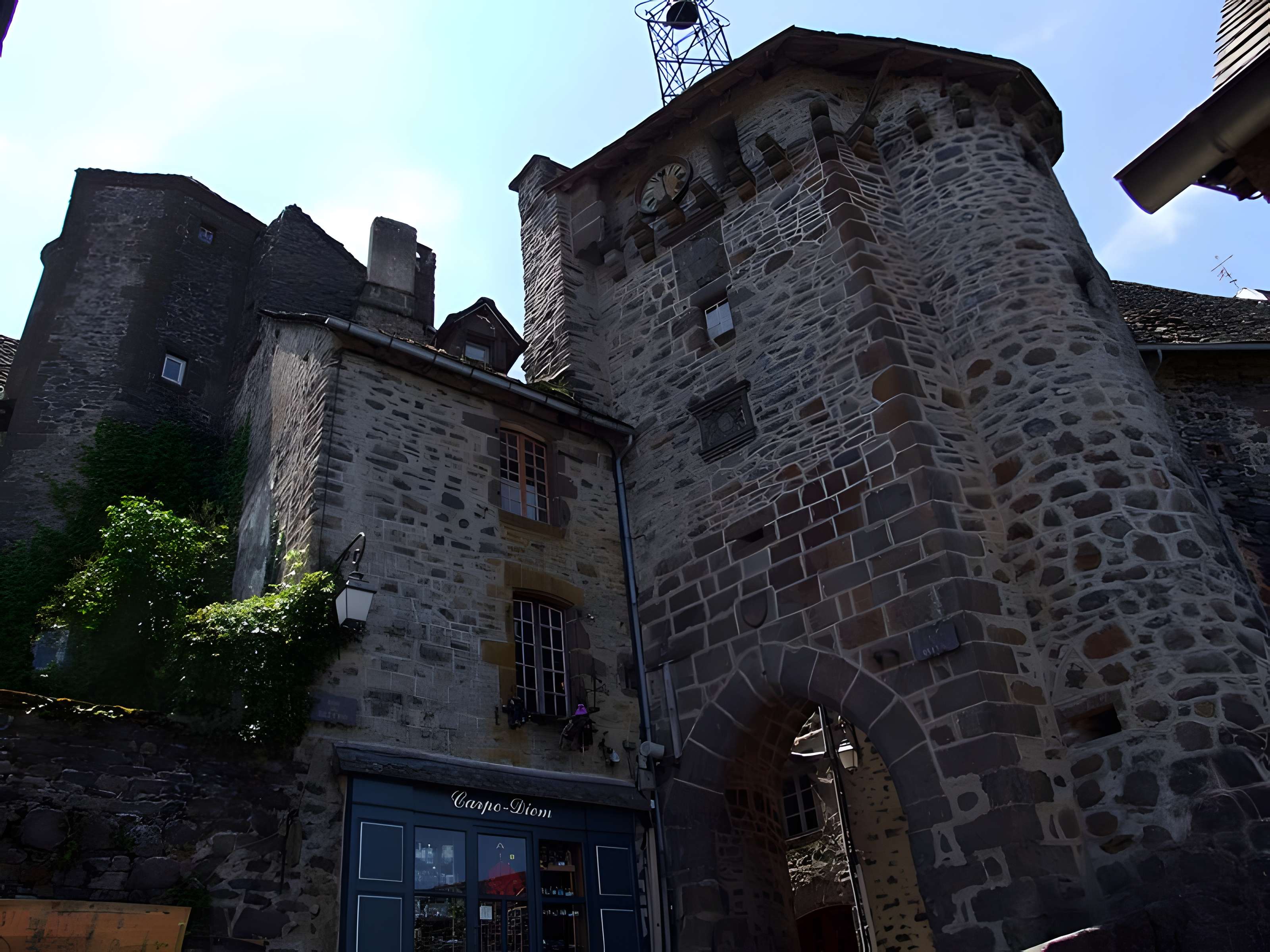 Beffroi appelé aussi Tour de l'horloge