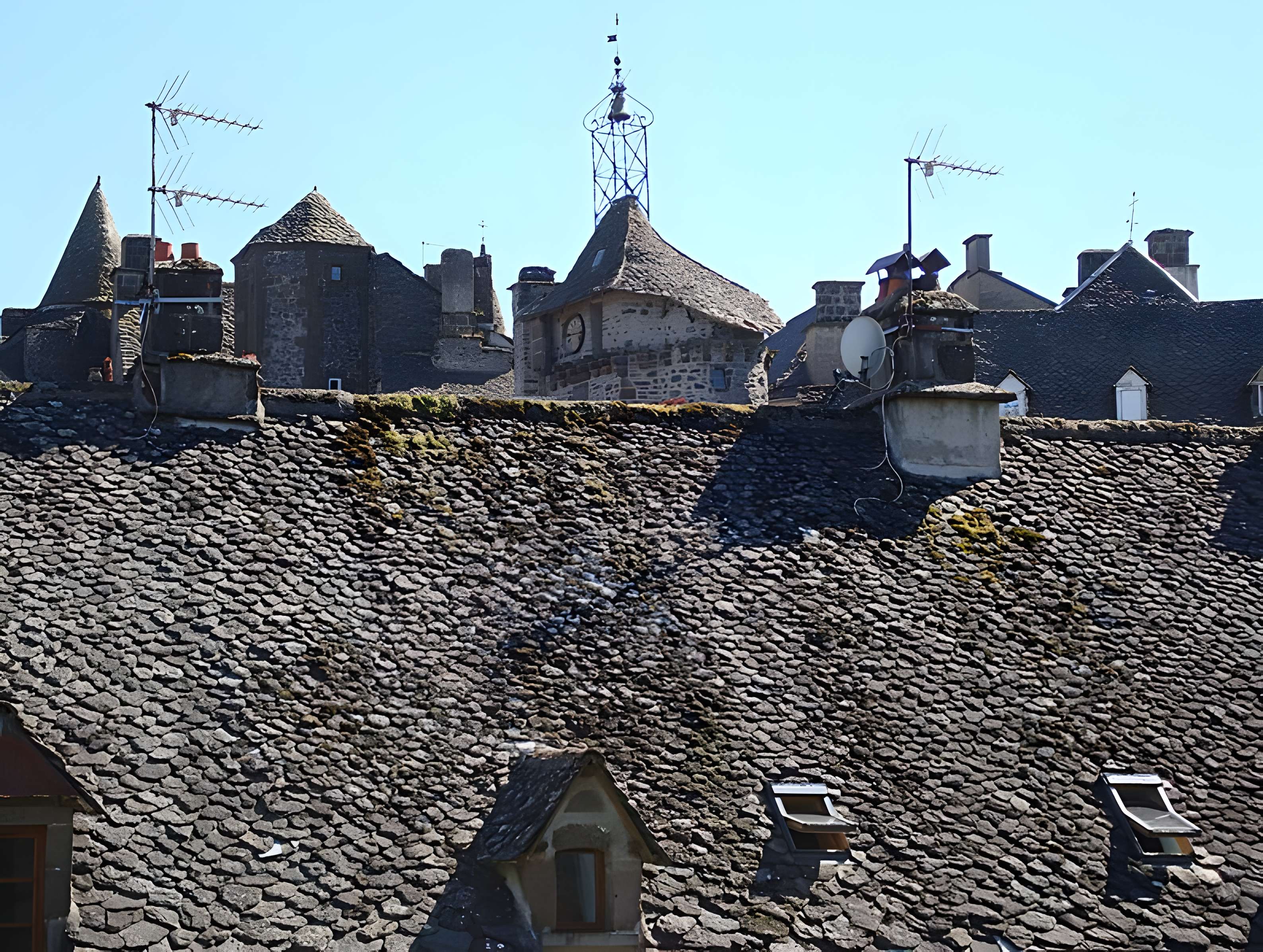 Beffroi appelé aussi Tour de l'horloge