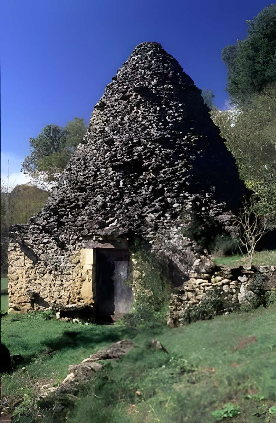 Cabane en pierre sèche des Mazers Hauts à Vitrac 