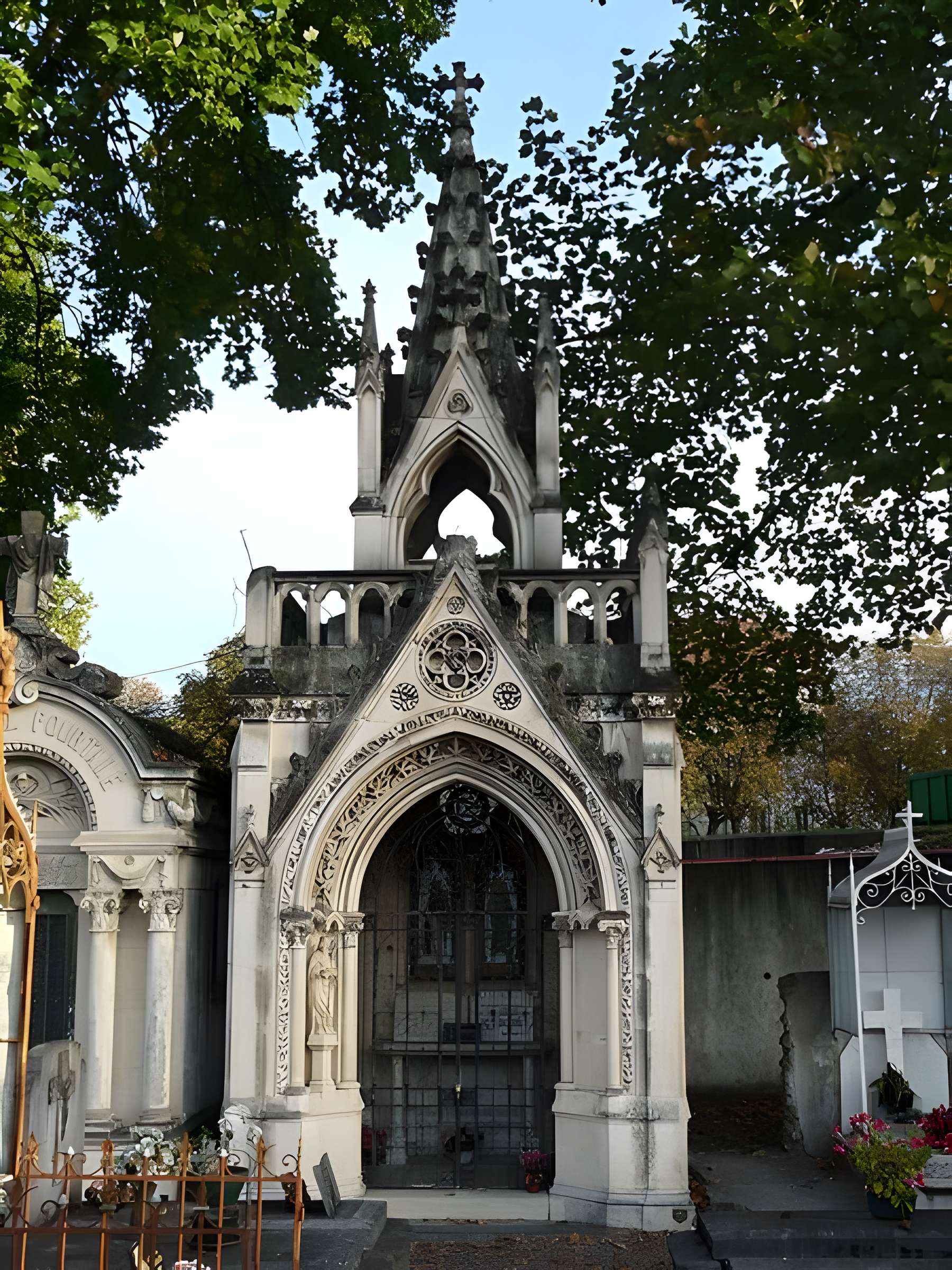 Chapelle funéraire Guillemin-Montebello à Pau 