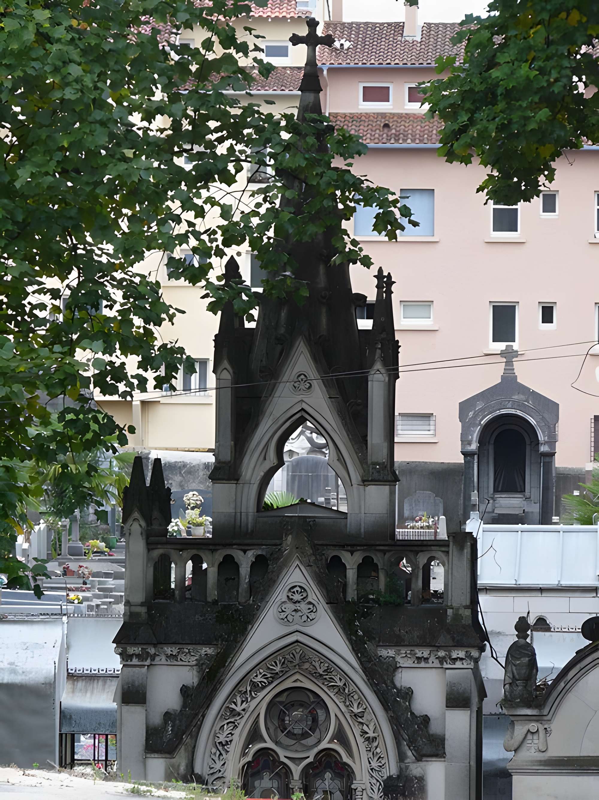 Chapelle funéraire Guillemin-Montebello à Pau