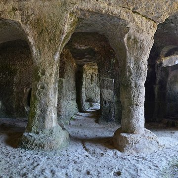 Chapelle monolithe Saint-Georges de Gurat