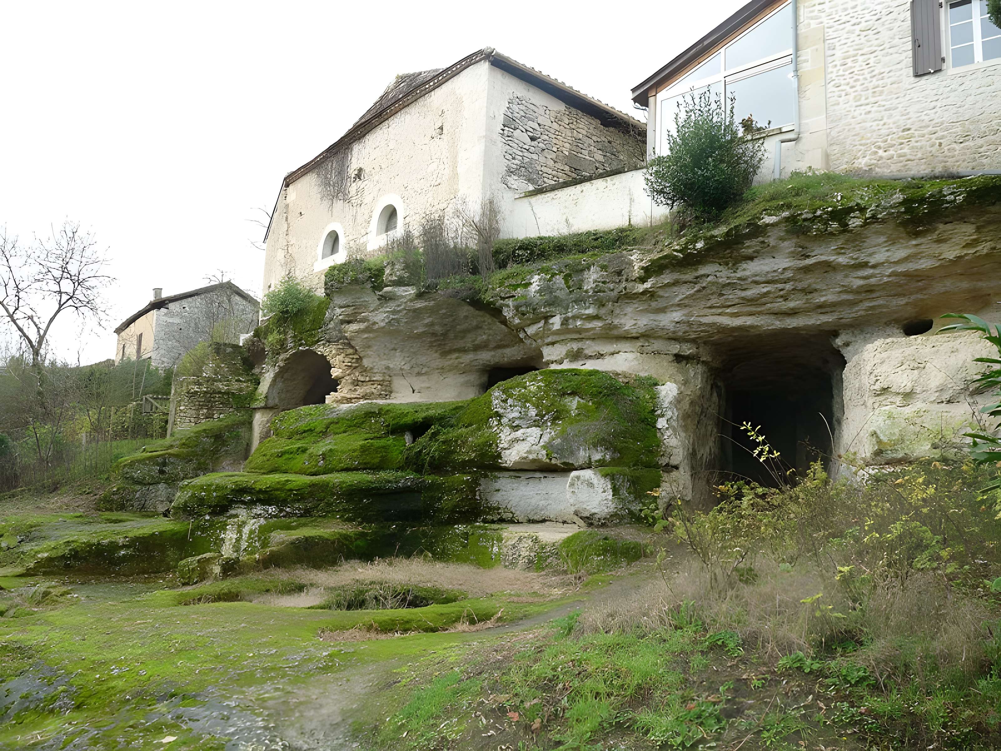 Chapelle monolithe Saint-Georges de Gurat
