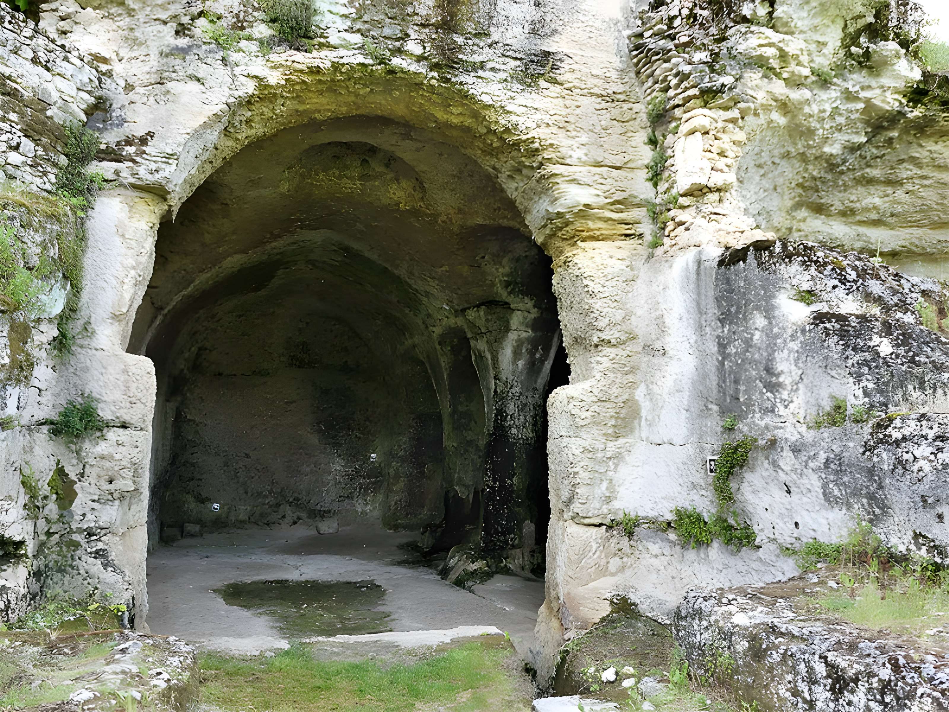 Chapelle monolithe Saint-Georges de Gurat